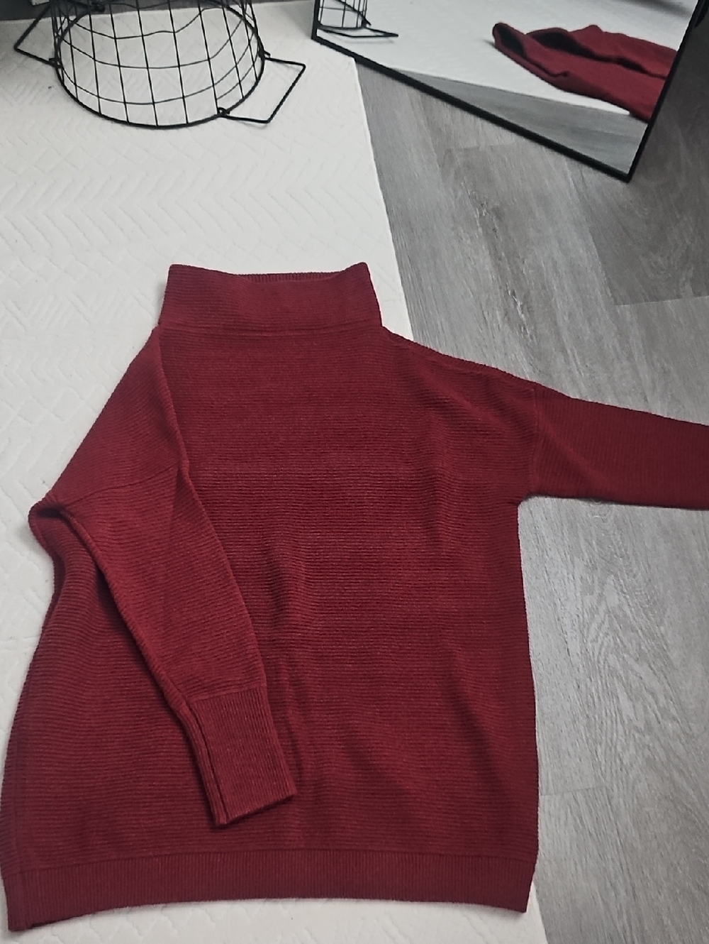 RD Style Ribbed Turtleneck Sweater in Burgundy
